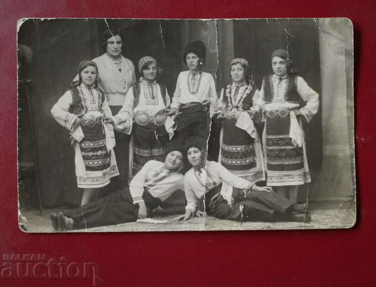 Children - pafti folk costumes