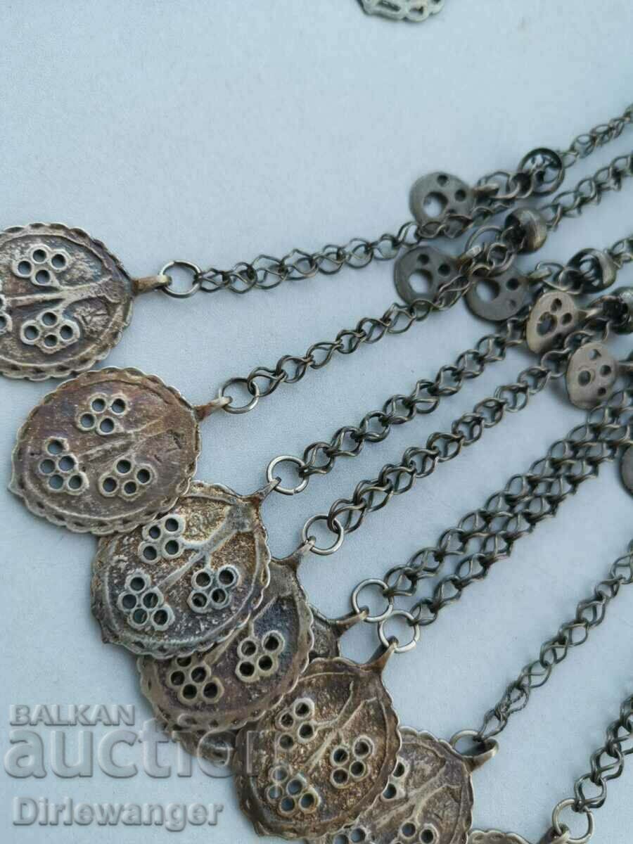 Bijuterii renascentiste. O cositoare. Silver / Sachan. Cu două fețe cu preț 700.00 BGN | € 357.90