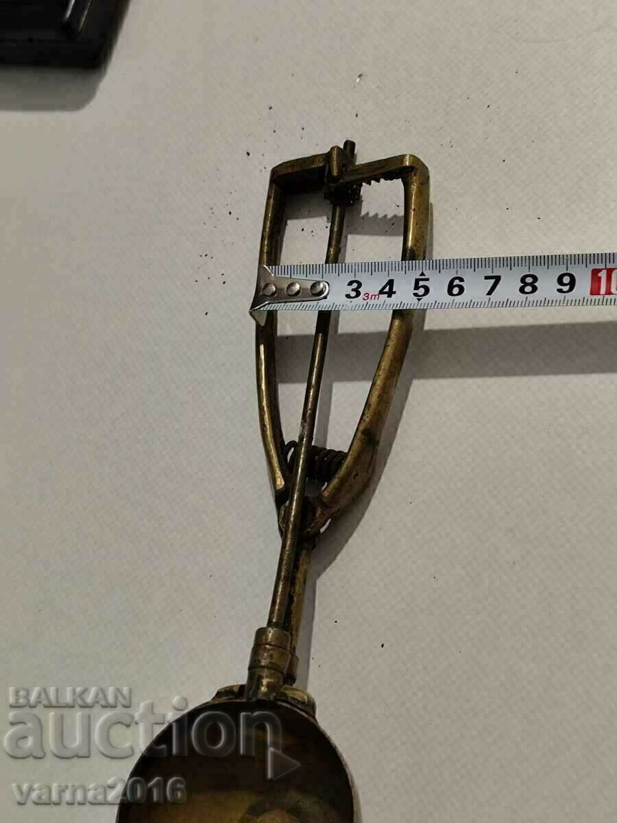 Old Brass Ice Cream Scoop - 7 Old Brass Ice Cream Scoop - 7