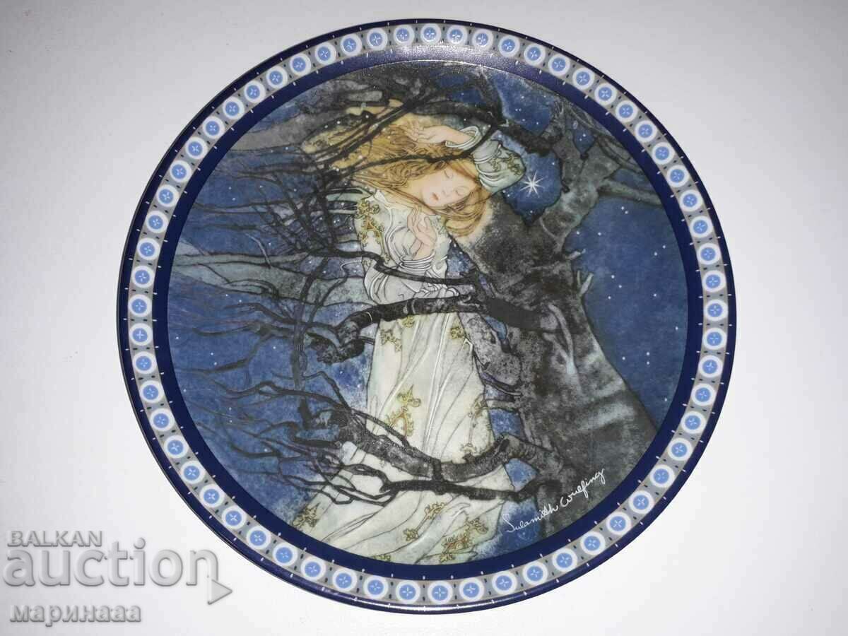 PLATE. PORCELAIN