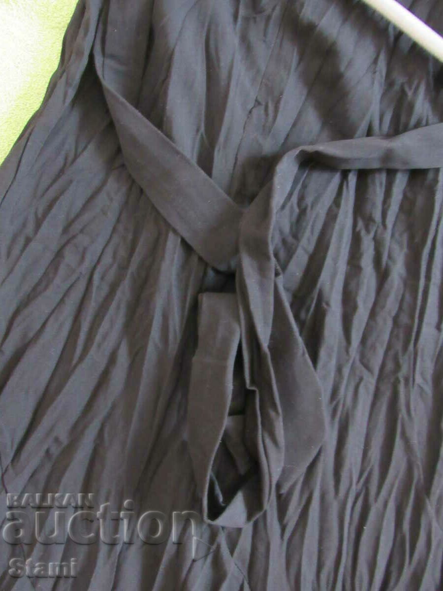 Black women's skirt size M - 7 Black women's skirt size M - 7