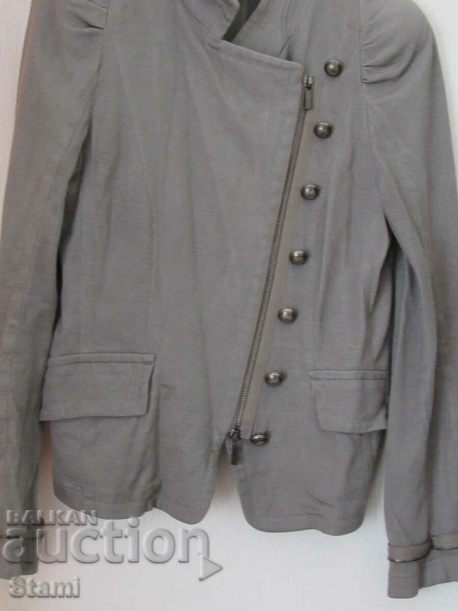 Geaca de dama marimea 42 cu preț 9.00 BGN | € 4.60 Geaca de dama marimea 42 cu preț 9.00 BGN | € 4.60