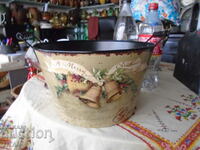 Christmas gift bucket, height 19 cm, diameter 82 cm.