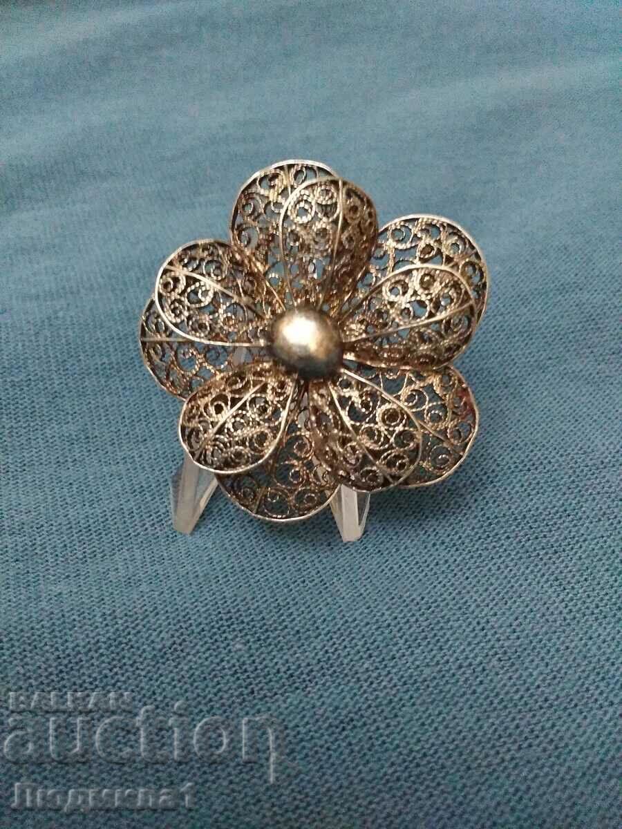 SILVER BROOCH.-FILIGRAN SILVER BROOCH.-FILIGRAN