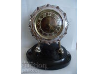 #*7682 old desk clock - Beacon