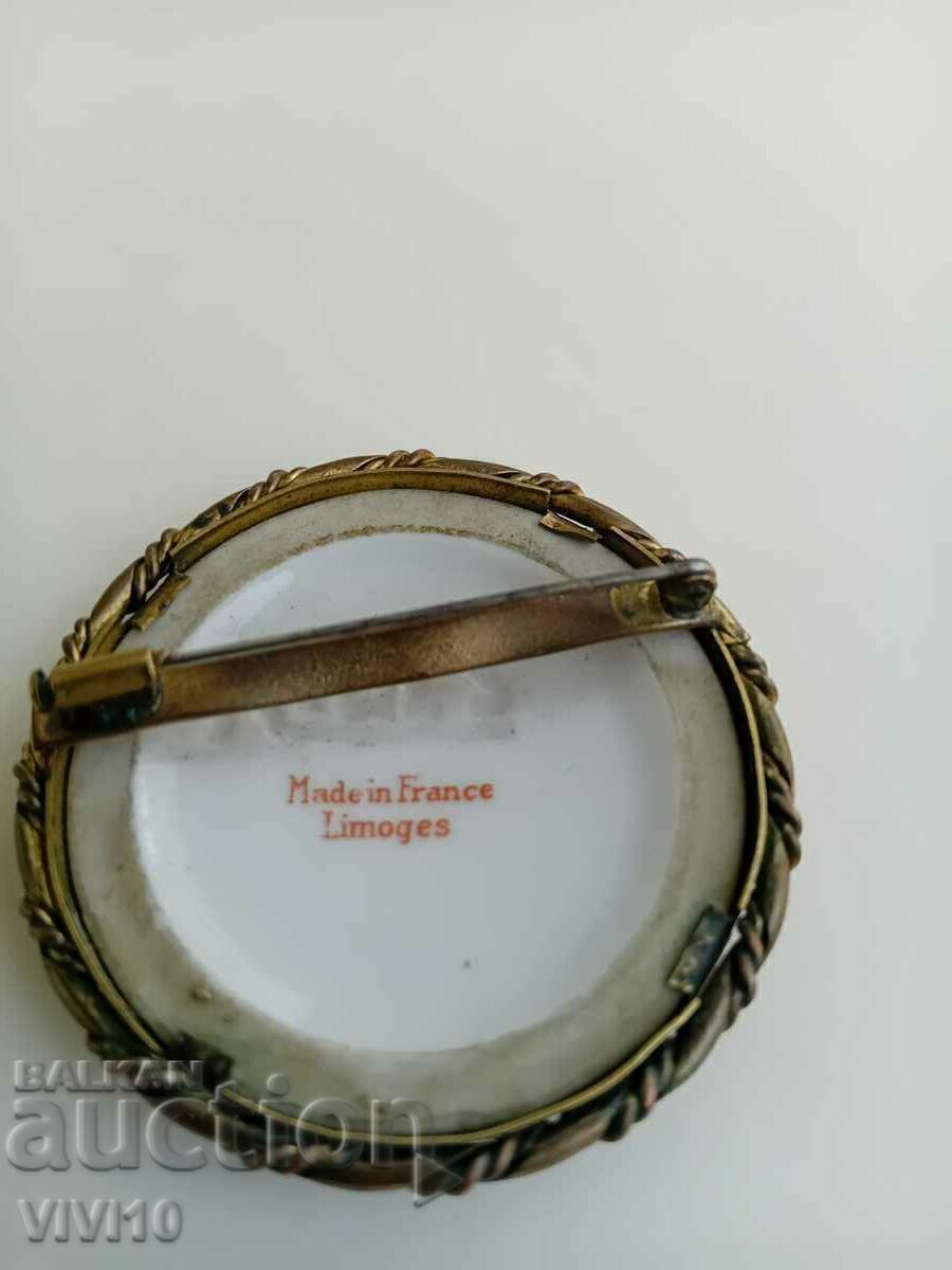 A unique Limoges brooch with price 80.00 BGN | € 40.90 A unique Limoges brooch with price 80.00 BGN | € 40.90