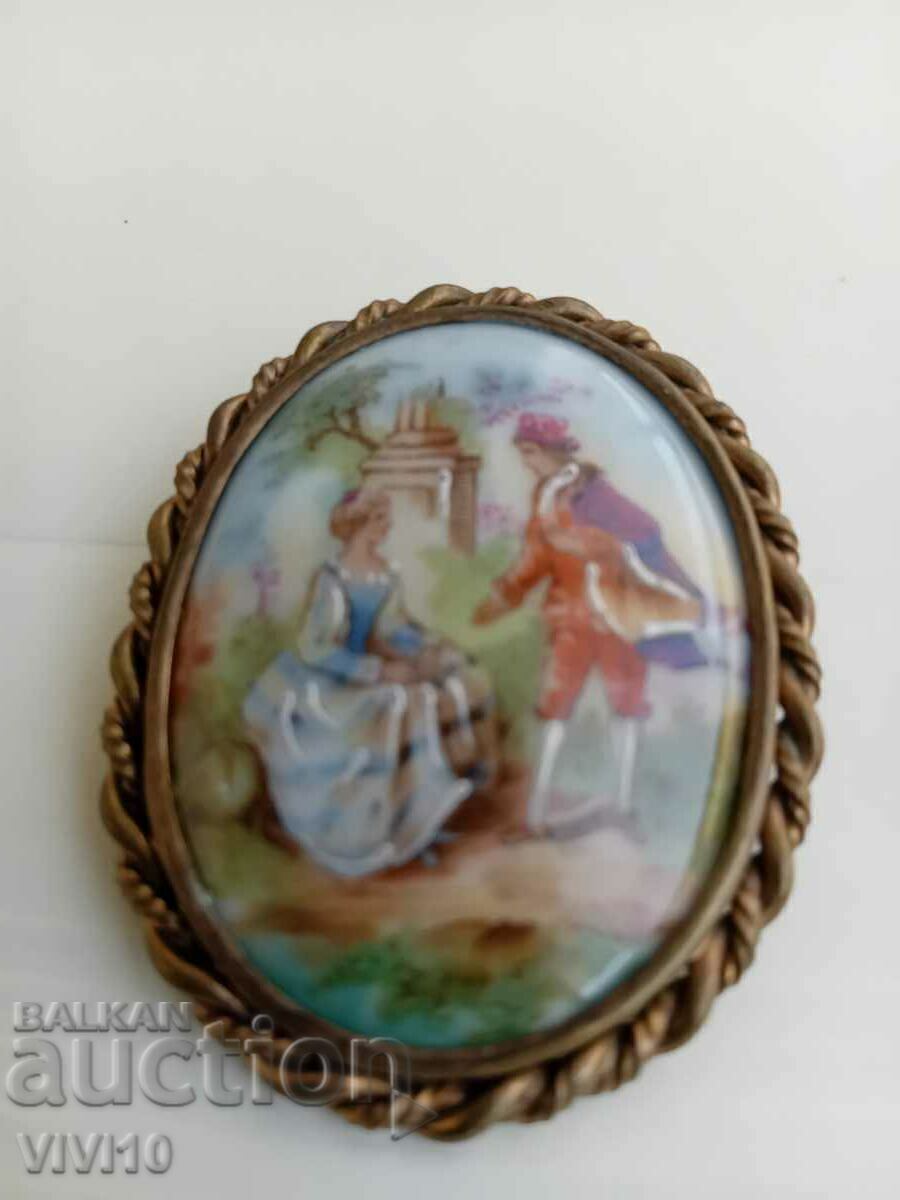 Auction A gorgeous Limoges brooch Auction A gorgeous Limoges brooch