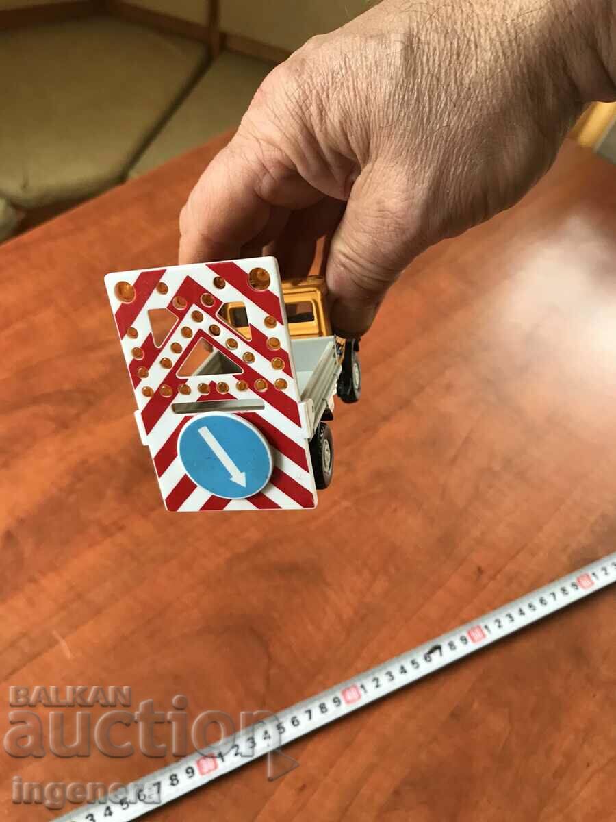 Delivery of TOY CAR TROLLEY METAL AND PLASTIC