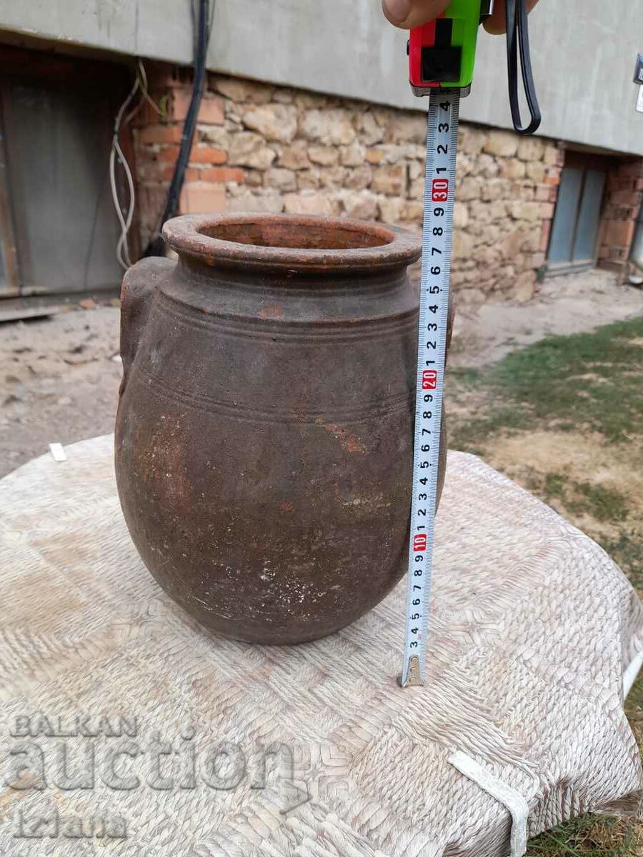 Auction An ancient jar Auction An ancient jar