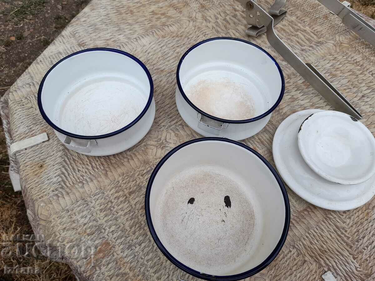 Delivery of Old enameled food containers