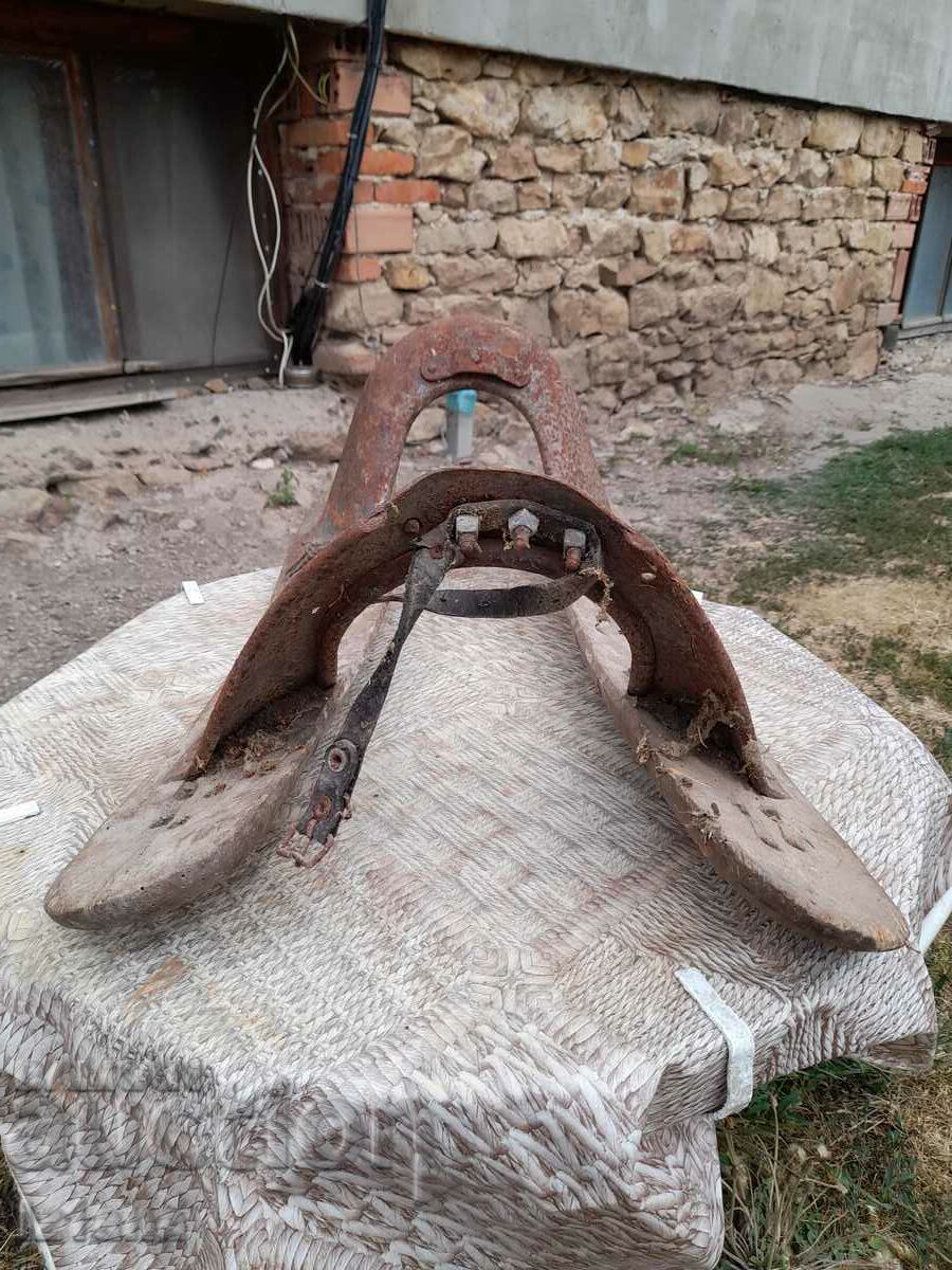 An old saddle with price 75.00 BGN | € 38.35 An old saddle with price 75.00 BGN | € 38.35