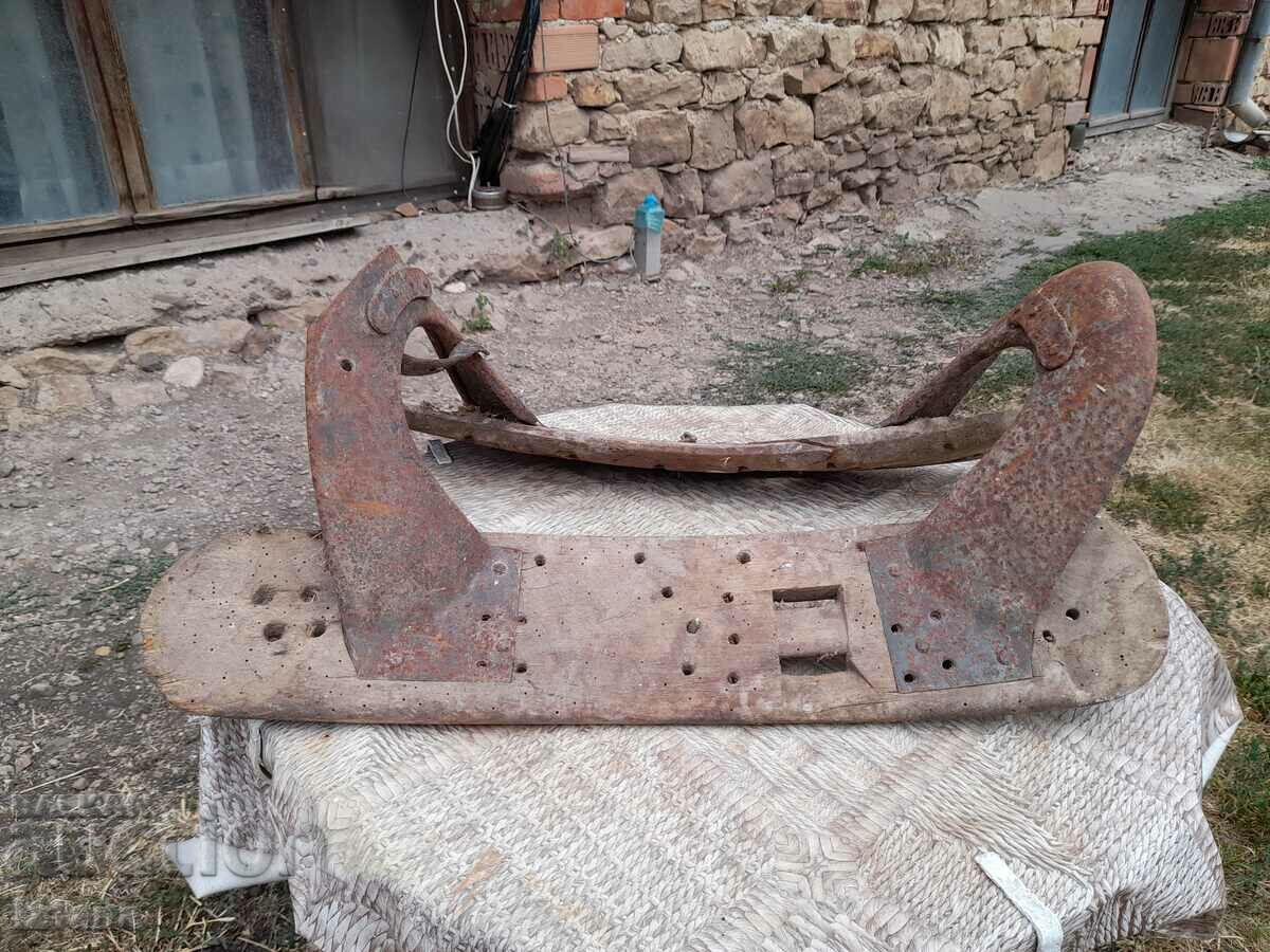 Auction An old saddle Auction An old saddle