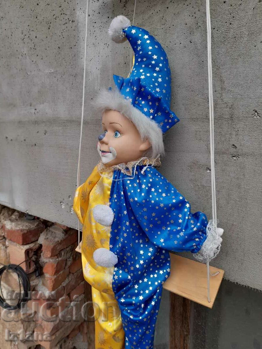 Delivery of Old doll, clown Delivery of Old doll, clown