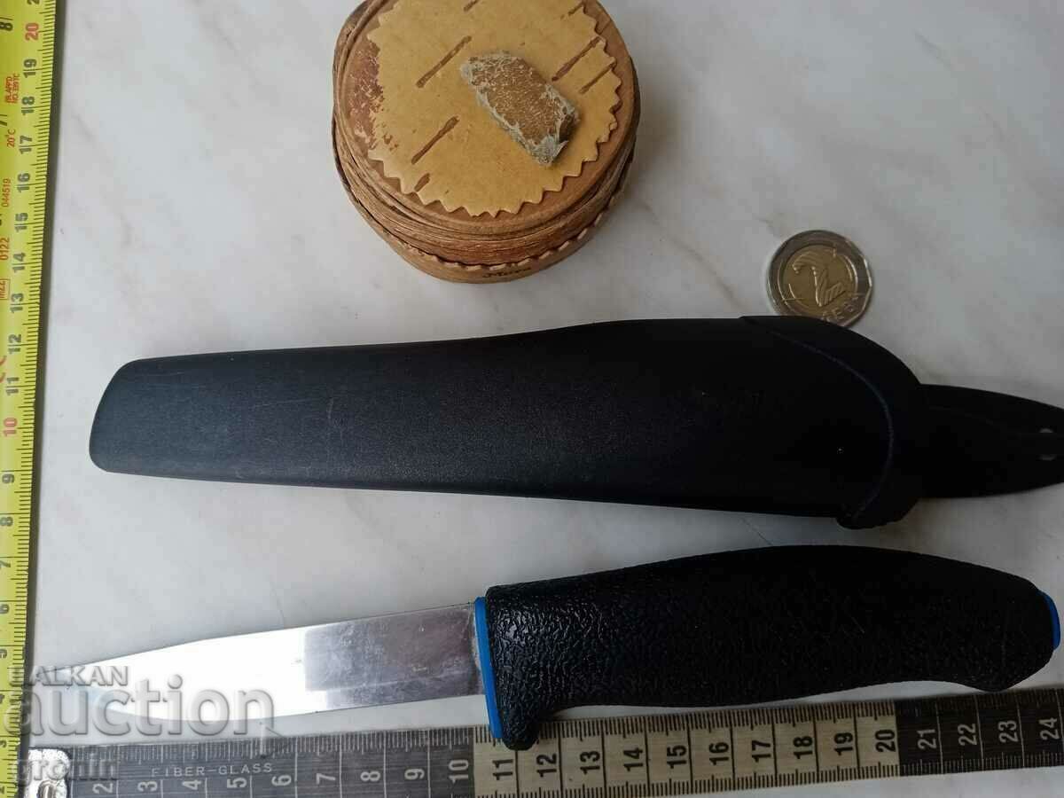Lot Cuțit MORA, MORA, Fabricat în Suedia, și o cutie de mesteacăn - 6 Lot Cuțit MORA, MORA, Fabricat în Suedia, și o cutie de mesteacăn - 6