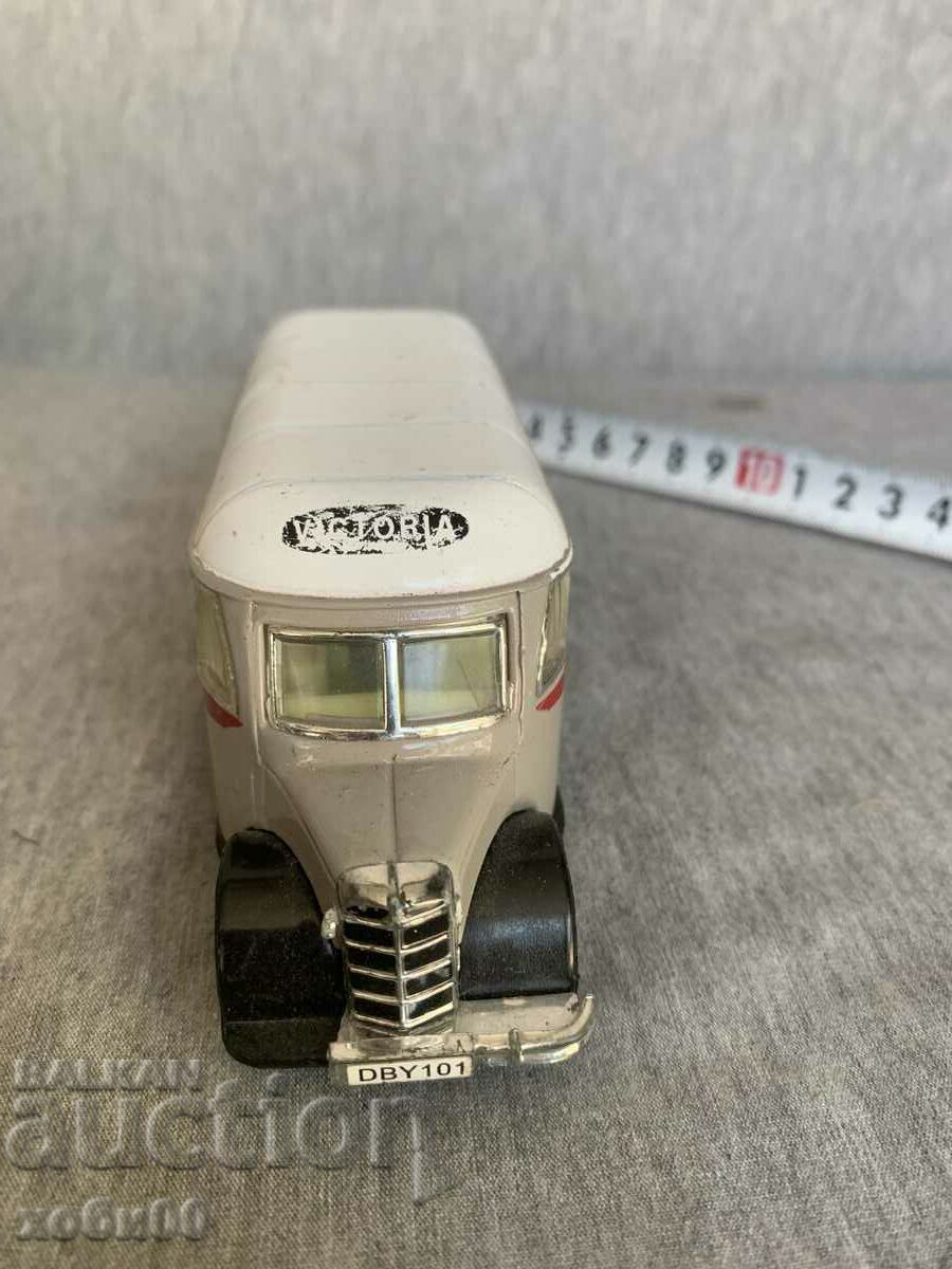 Auction trolley 15 Auction trolley 15