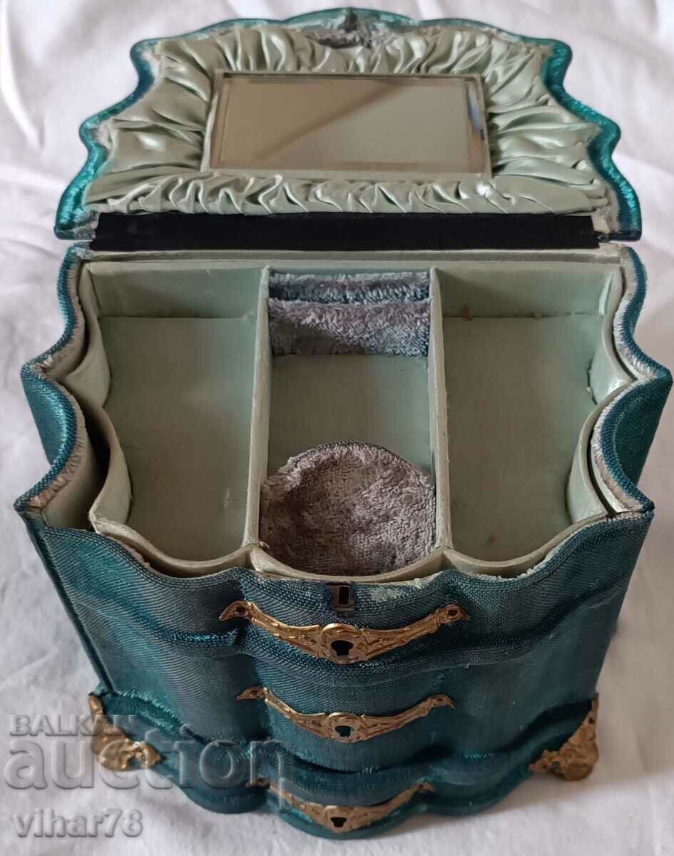 An old makeup box with price € 119.99 | 234.68 BGN