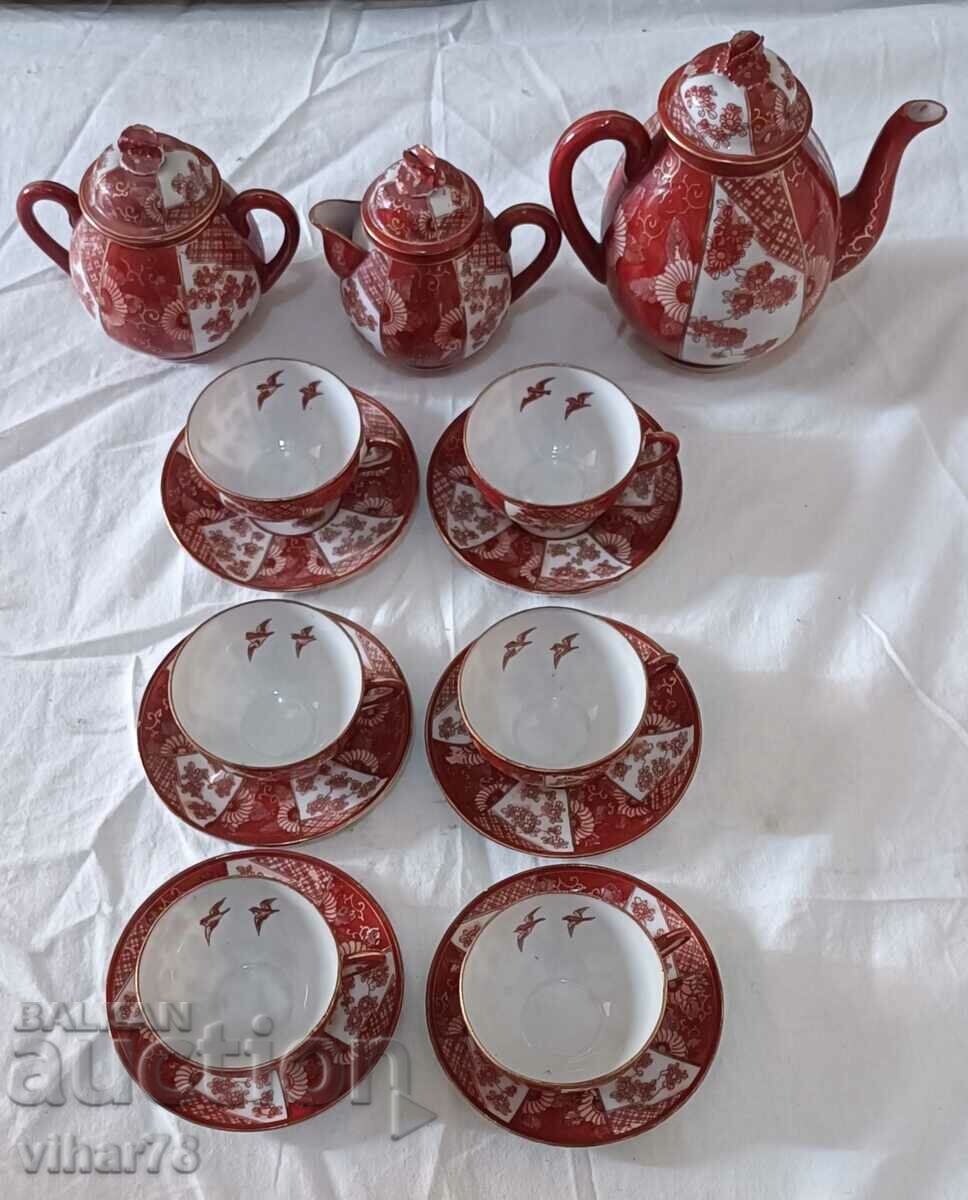 Auction porcelain service Auction porcelain service