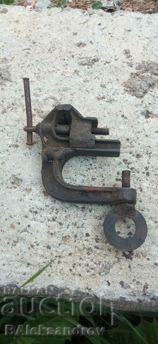 An old little vise