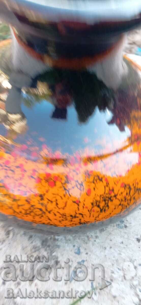 A beautiful ceramic vase with price 10.00 BGN | € 5.11 A beautiful ceramic vase with price 10.00 BGN | € 5.11