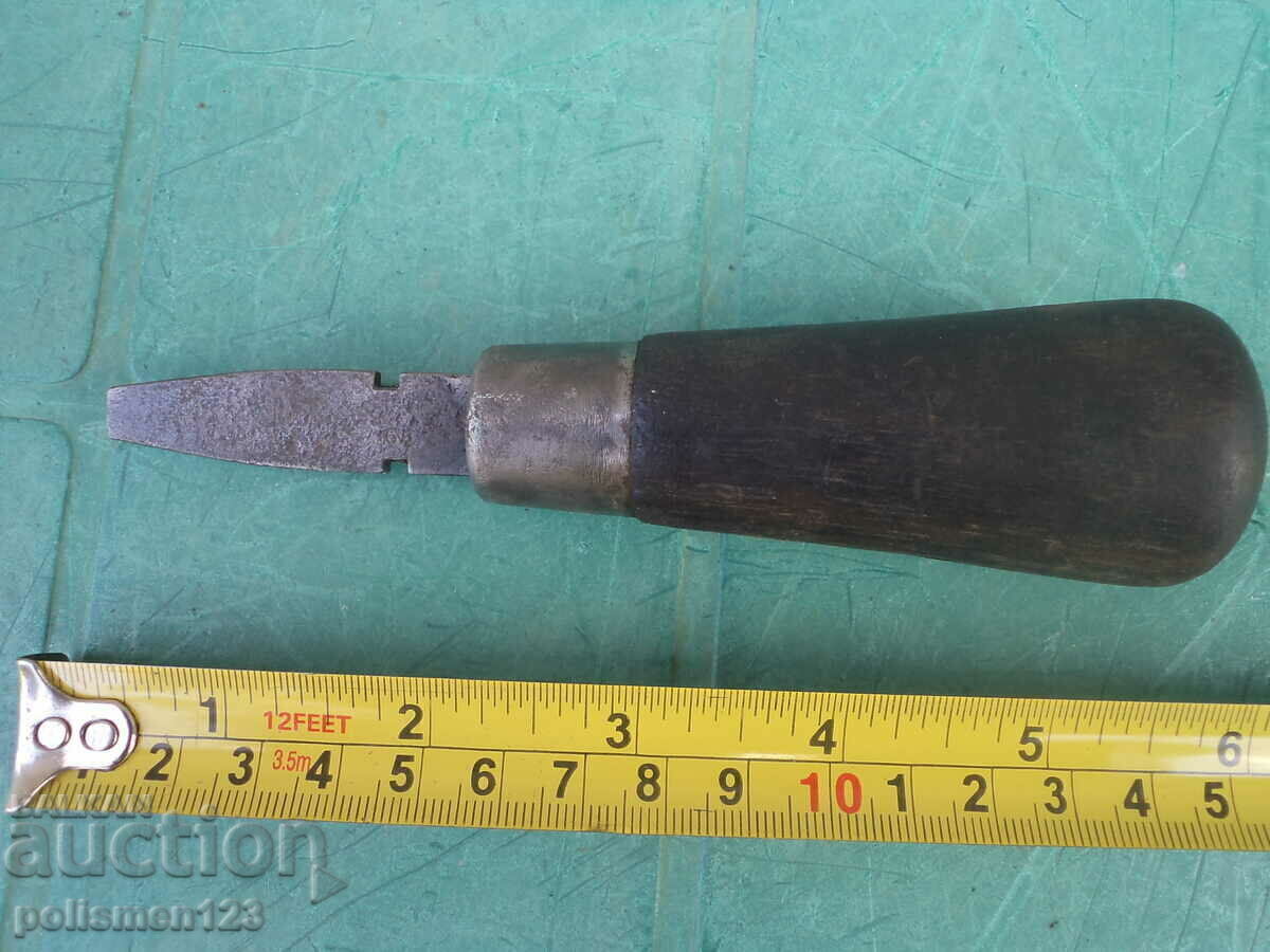 SCREWDRIVER with price 35.00 BGN | € 17.90 SCREWDRIVER with price 35.00 BGN | € 17.90