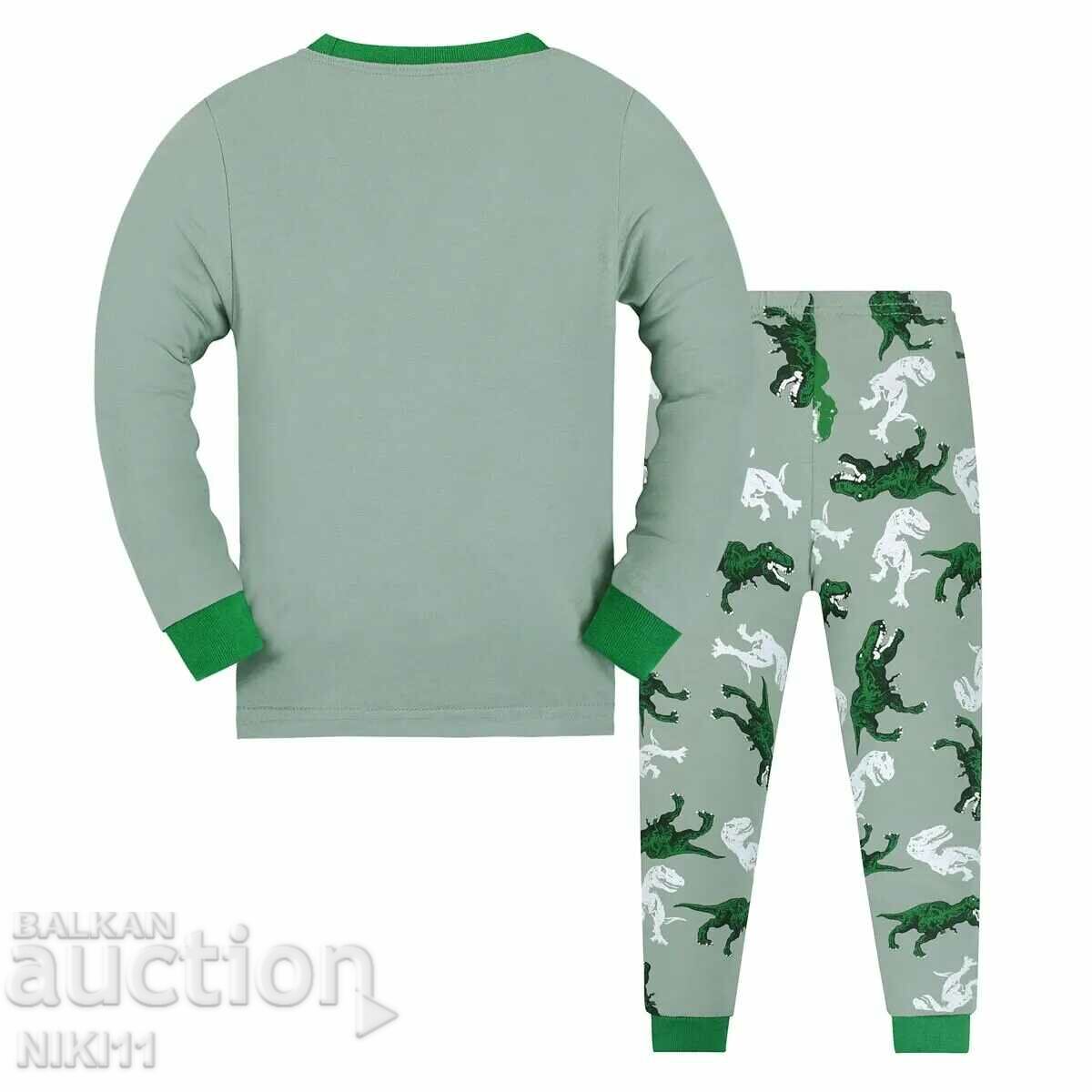 Детски екип с динозаври за момче комплект блуза и долнище с цена 26.00 лв. | € 13.29 Детски екип с динозаври за момче комплект блуза и долнище с цена 26.00 лв. | € 13.29