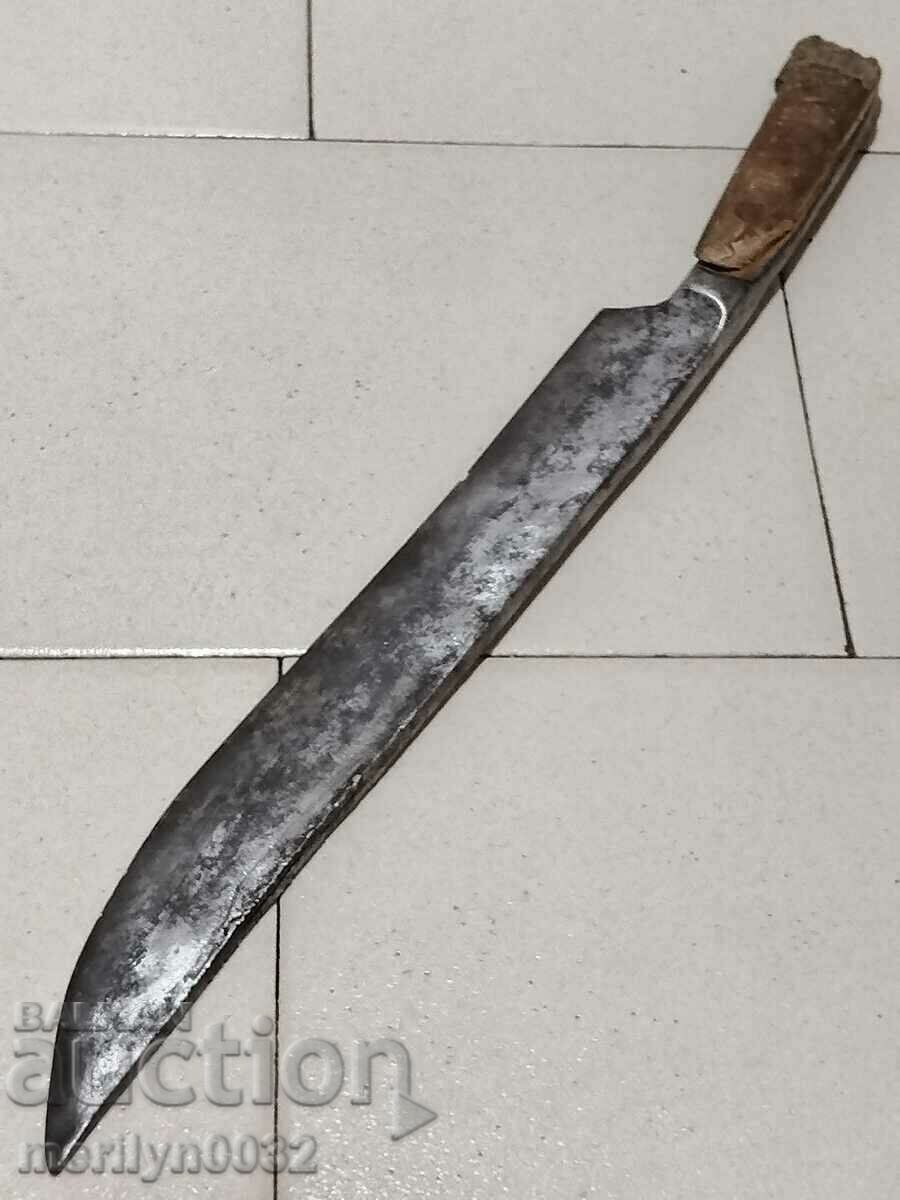 Forged karakulak shepherd's knife with a sharpened buffalo horn blade with price 269.00 BGN | € 137.54 Forged karakulak shepherd's knife with a sharpened buffalo horn blade with price 269.00 BGN | € 137.54