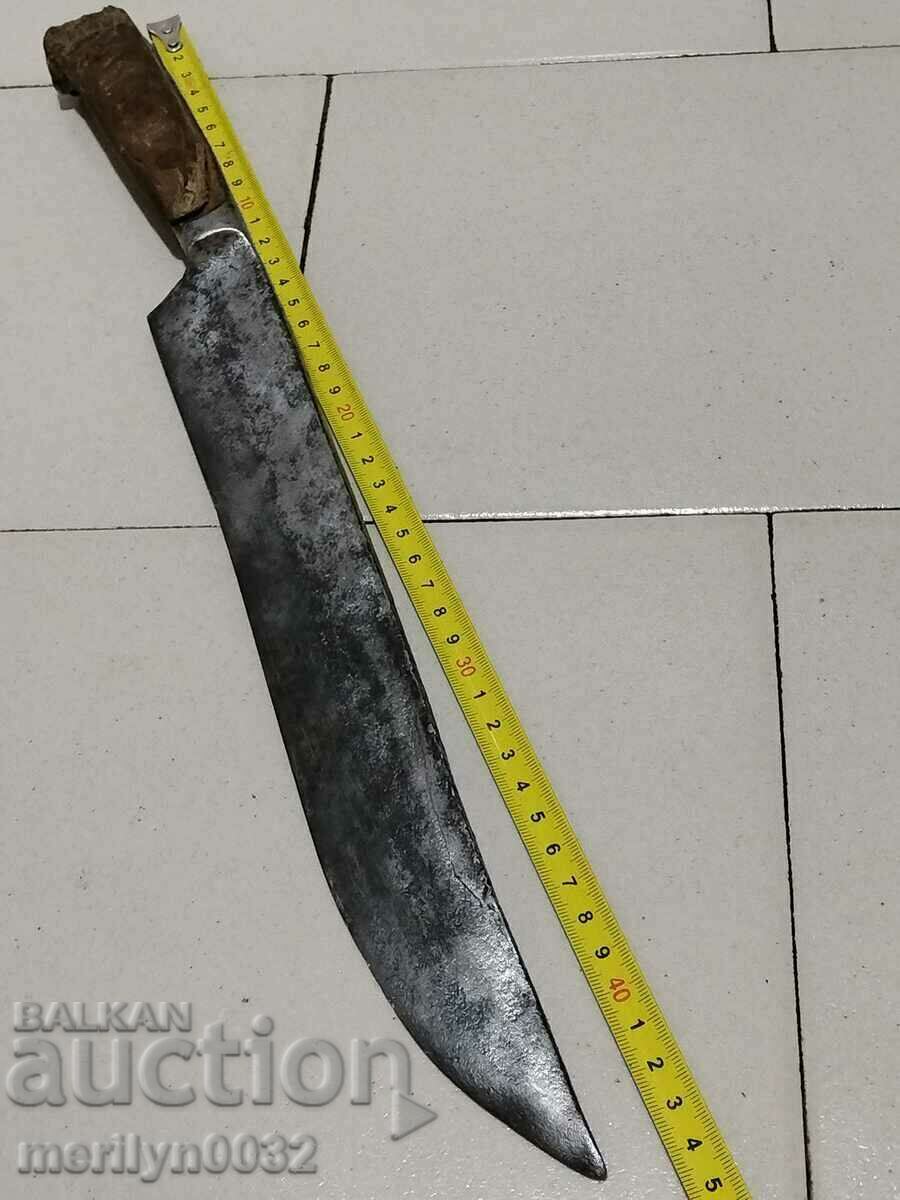 Аукцион Кован овчарски нож каракулак с чирени от биволски рог острие