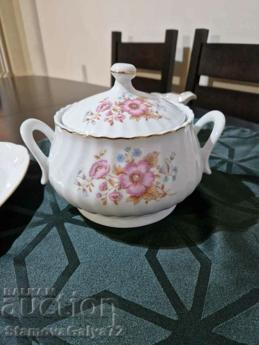 A beautiful antique Bulgarian porcelain soup bowl A beautiful antique Bulgarian porcelain soup bowl