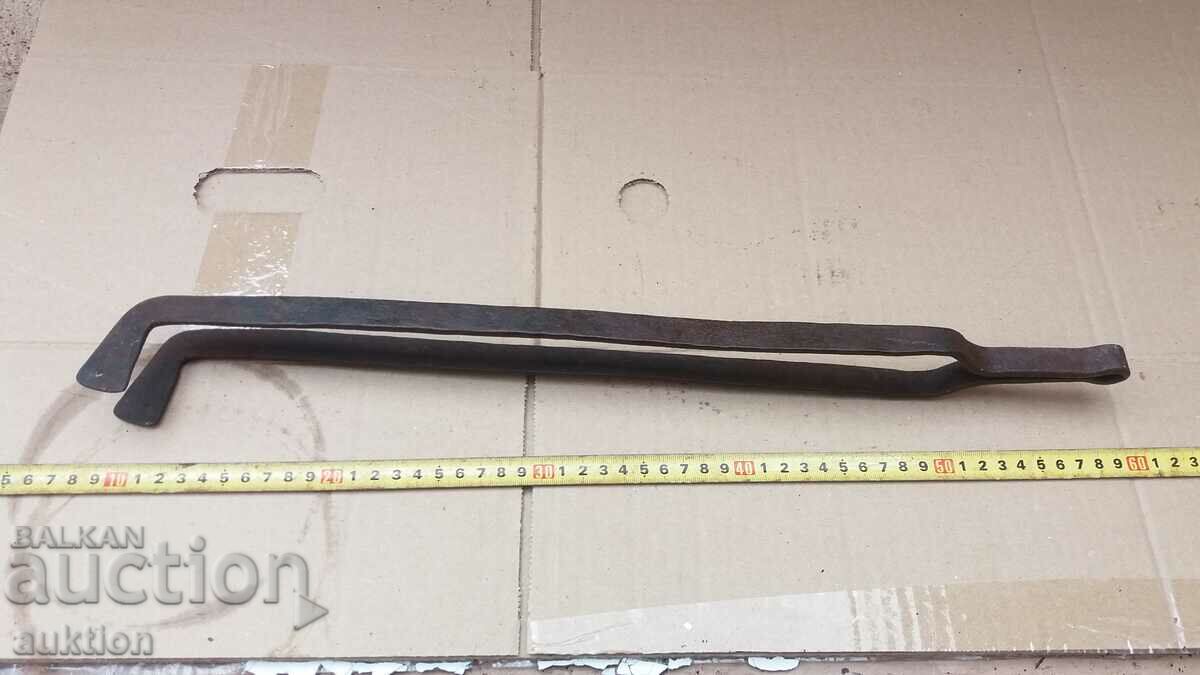 WROUGHT DILAF, FIREPLACE STAND - 7 WROUGHT DILAF, FIREPLACE STAND - 7