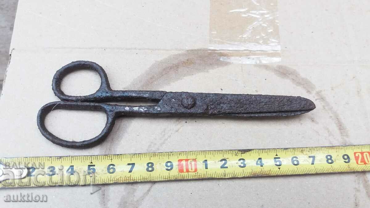 OLD SCISSORS - FOR DECORATION