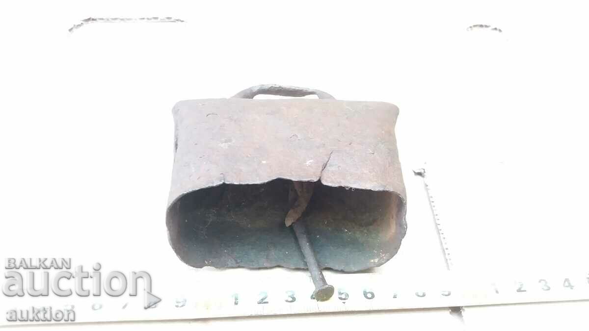 Δημοπρασία ΜΕΓΑΛΟ ΚΟΡΙΤΣΙ Δημοπρασία ΜΕΓΑΛΟ ΚΟΡΙΤΣΙ