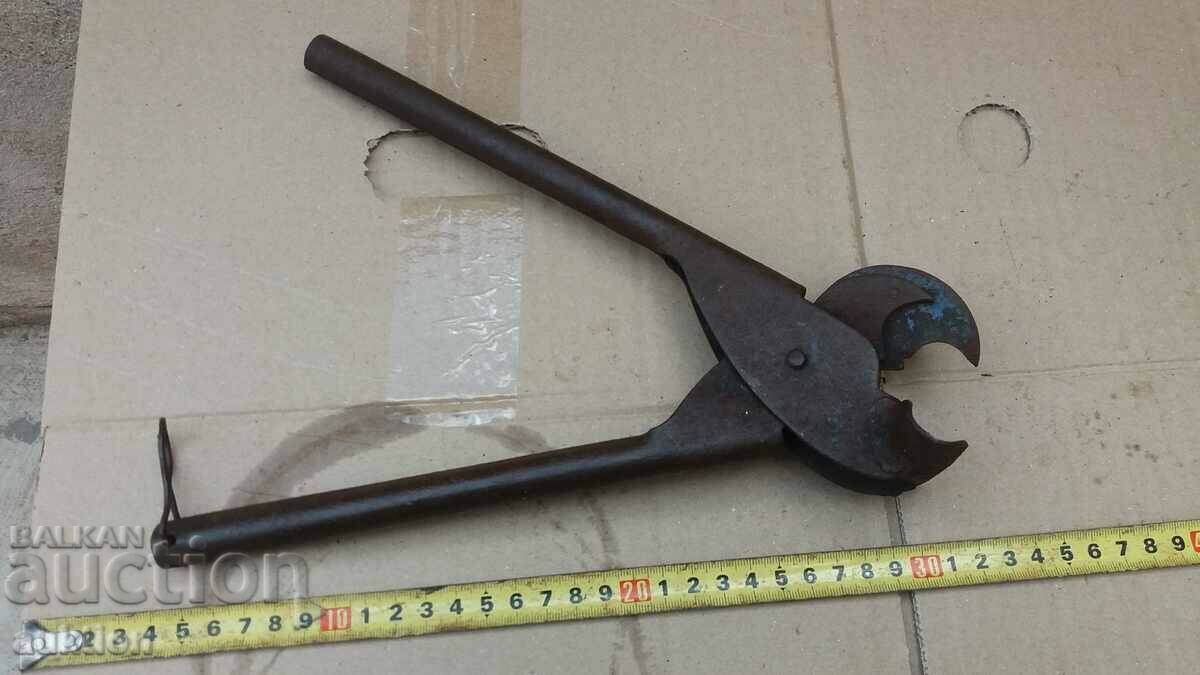 OLD PIPE BENDING PLIERS with price 3.99 BGN | € 2.04 OLD PIPE BENDING PLIERS with price 3.99 BGN | € 2.04
