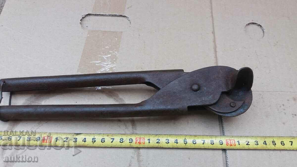 OLD PIPE BENDING PLIERS - 7 OLD PIPE BENDING PLIERS - 7