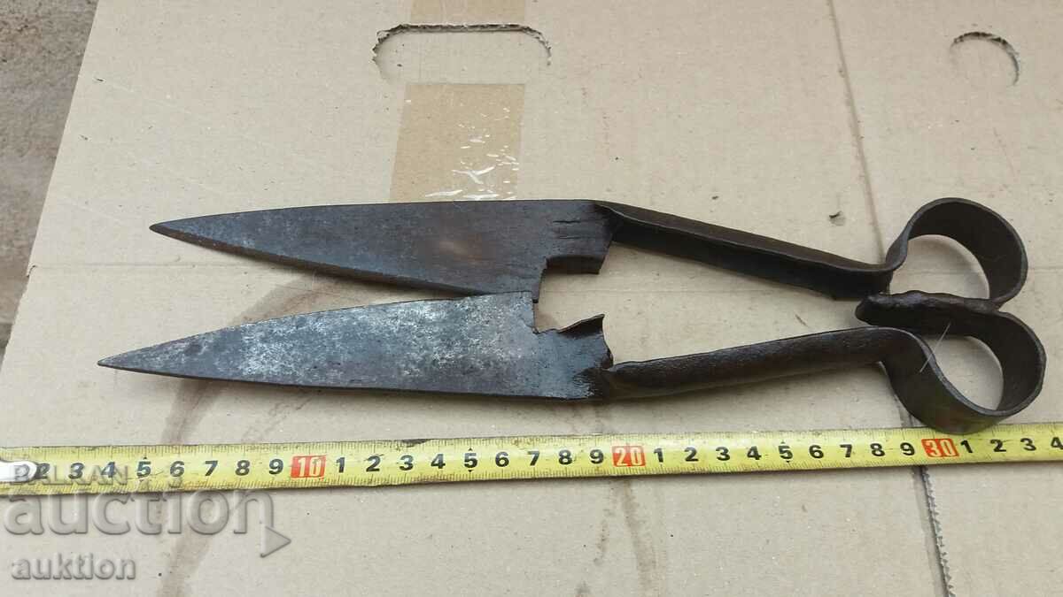 OLD SHEEP SHEARS with price 2.99 BGN | € 1.53 OLD SHEEP SHEARS with price 2.99 BGN | € 1.53