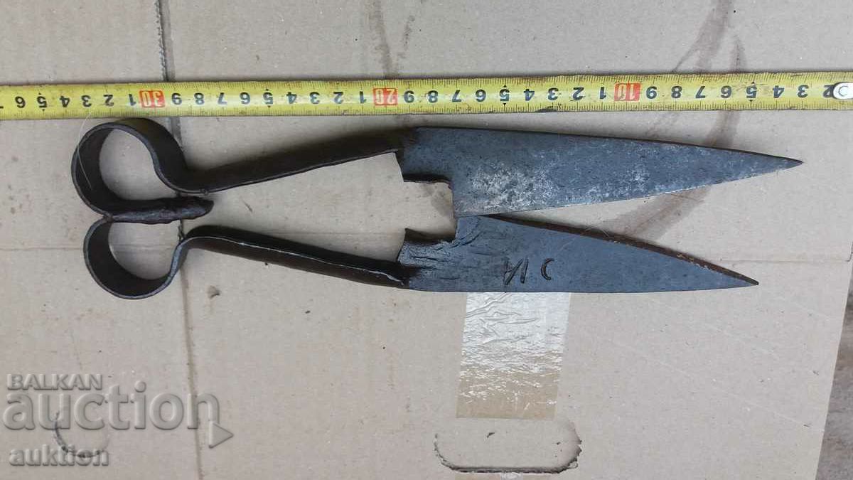 OLD SHEEP SHEARS - 5 OLD SHEEP SHEARS - 5