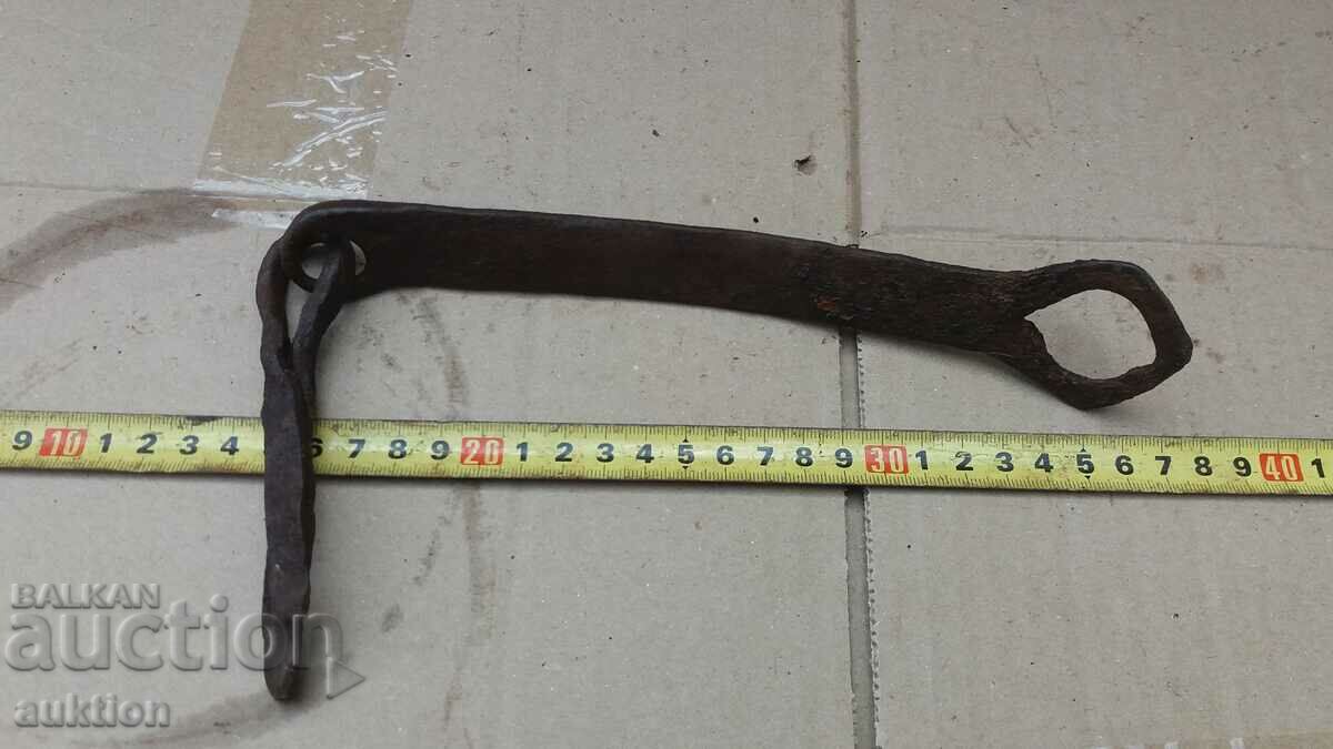 WROUGHT RENAISSANCE GATE LOCK - 5 WROUGHT RENAISSANCE GATE LOCK - 5