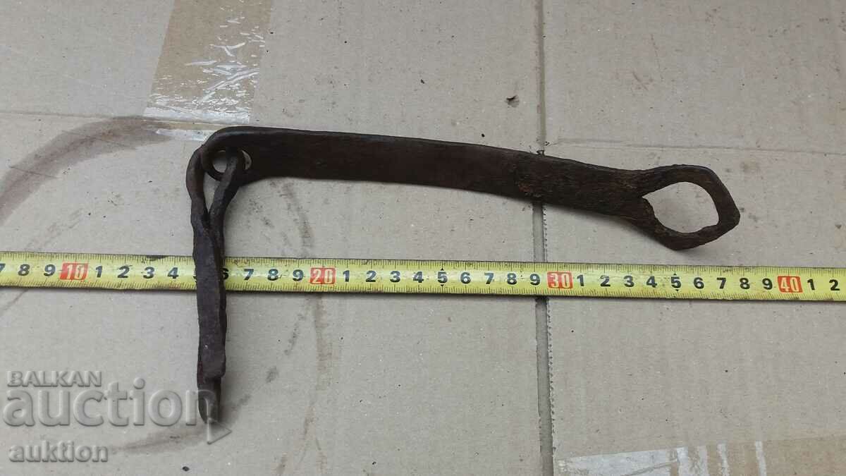 WROUGHT RENAISSANCE GATE LOCK - 6 WROUGHT RENAISSANCE GATE LOCK - 6