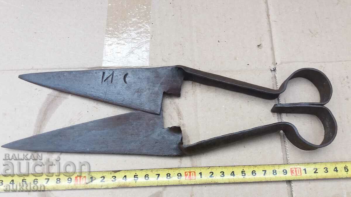 OLD SHEEP SHEARS with price 3.99 BGN | € 2.04 OLD SHEEP SHEARS with price 3.99 BGN | € 2.04