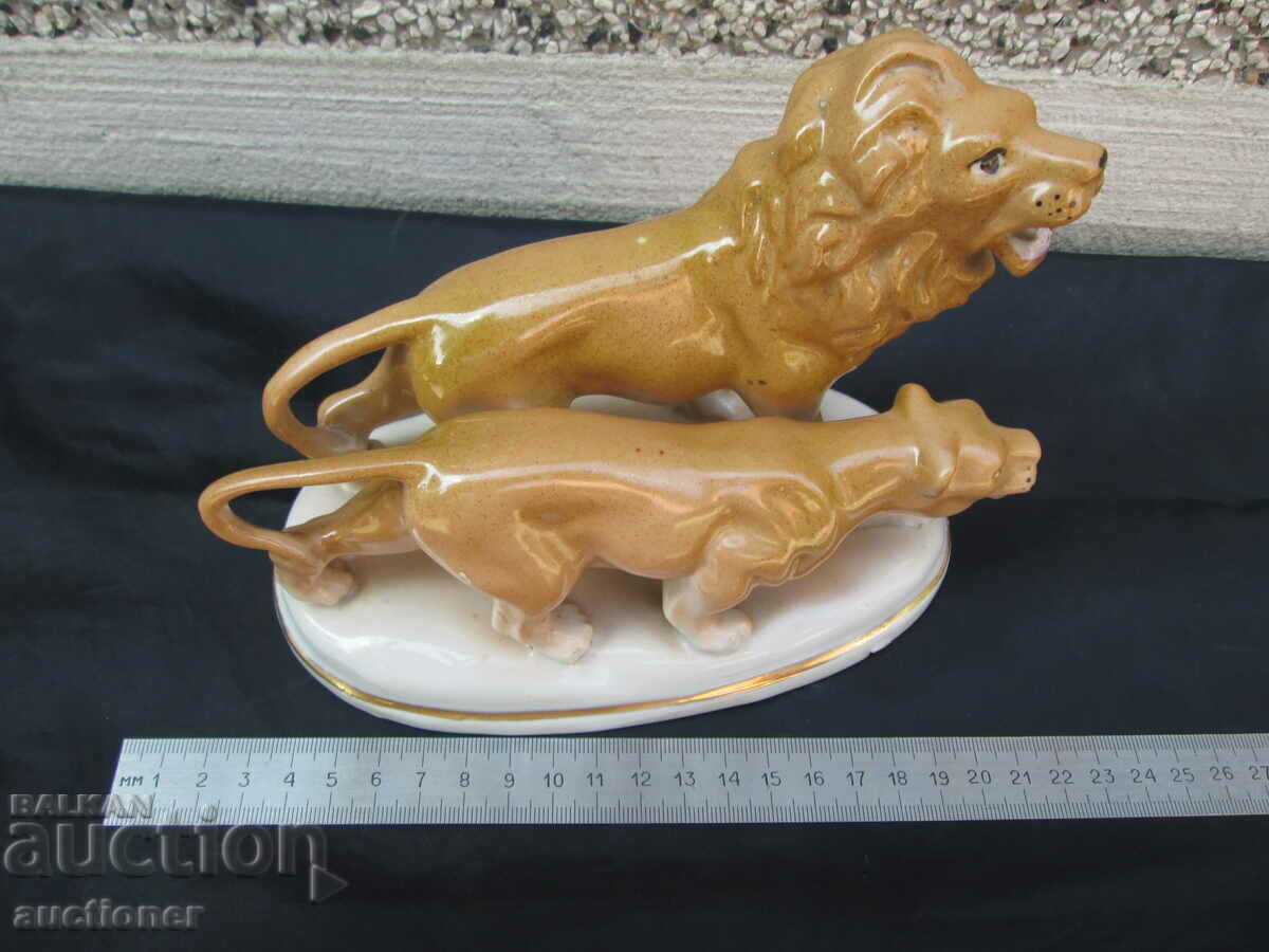 OLD PORCELAIN FIGURE LION AND LIONESS with price 80.00 BGN | € 40.90 OLD PORCELAIN FIGURE LION AND LIONESS with price 80.00 BGN | € 40.90
