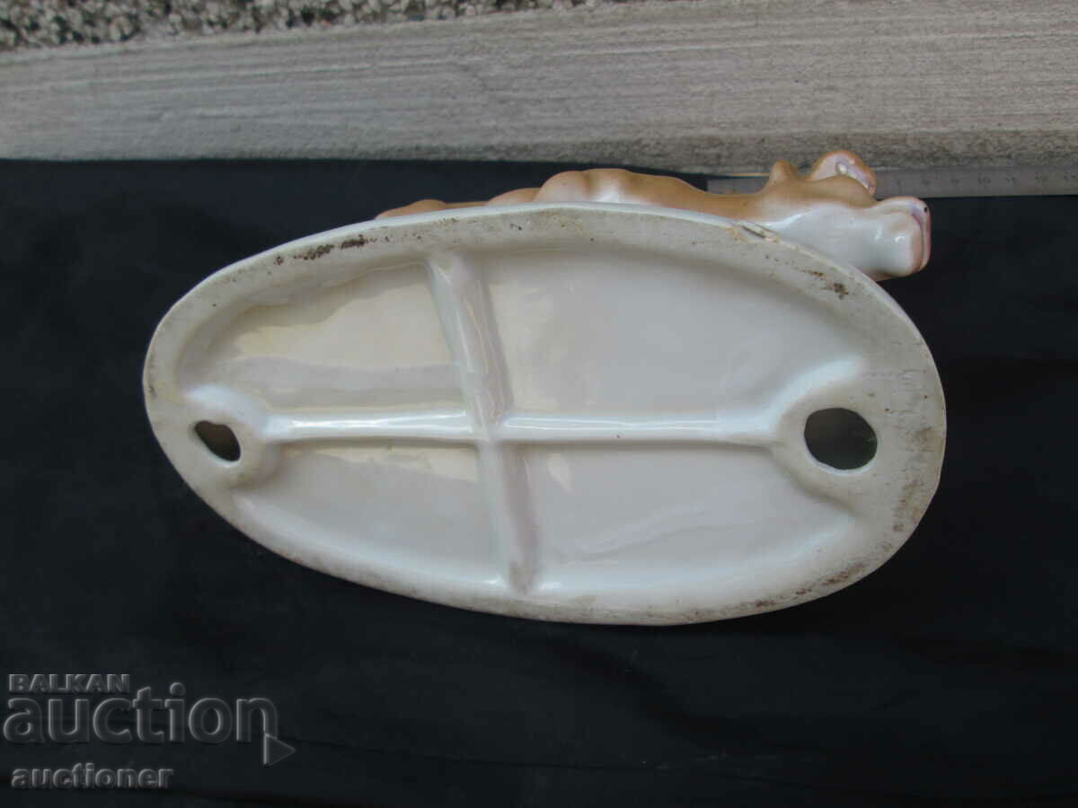 OLD PORCELAIN FIGURE LION AND LIONESS - 6 OLD PORCELAIN FIGURE LION AND LIONESS - 6