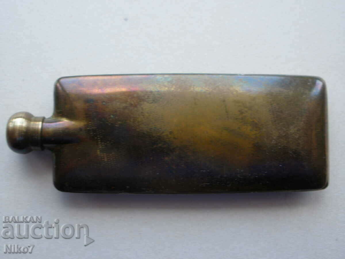 Παλιό μικρό μπουκάλι δηλητήριο. με τιμή 49.99 BGN | € 25.56 Παλιό μικρό μπουκάλι δηλητήριο. με τιμή 49.99 BGN | € 25.56