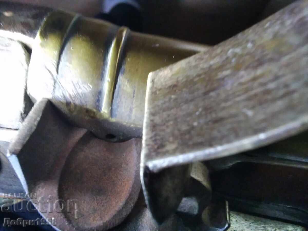 PUȘCĂ CU CREMENE TIP "TROMBON" - 10 PUȘCĂ CU CREMENE TIP "TROMBON" - 10