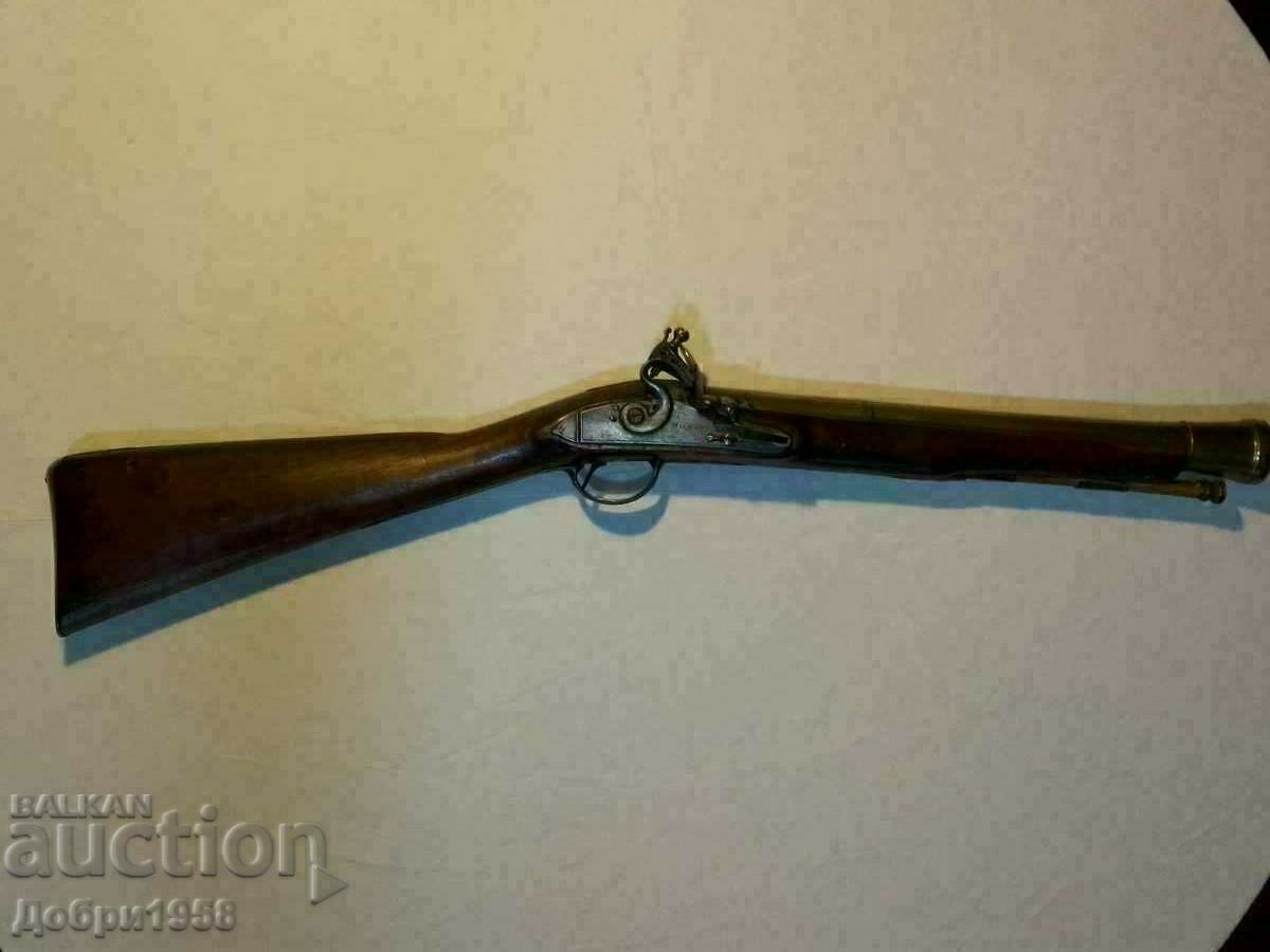 PUȘCĂ CU CREMENE TIP "TROMBON" PUȘCĂ CU CREMENE TIP "TROMBON"