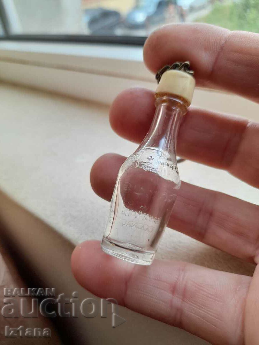 Auction Old Camus cognac key ring Auction Old Camus cognac key ring