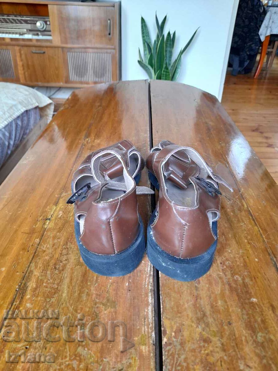 Licitație Sandale vechi din Krumovgrad