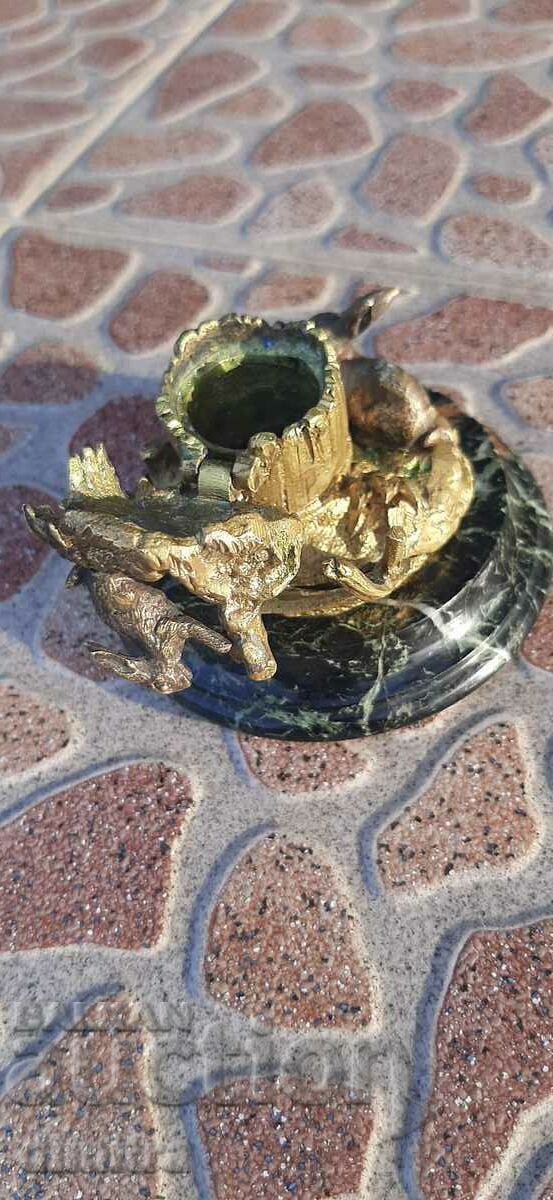 Delivery of Bronze inkwell Delivery of Bronze inkwell