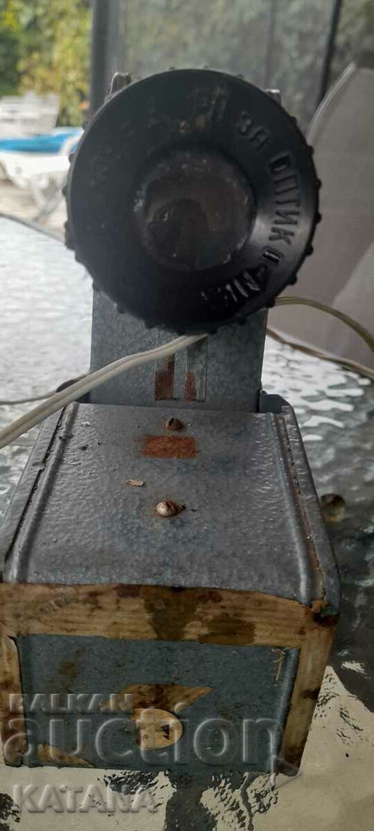 Auction Old projector, slide "PIONEER" Auction Old projector, slide "PIONEER"