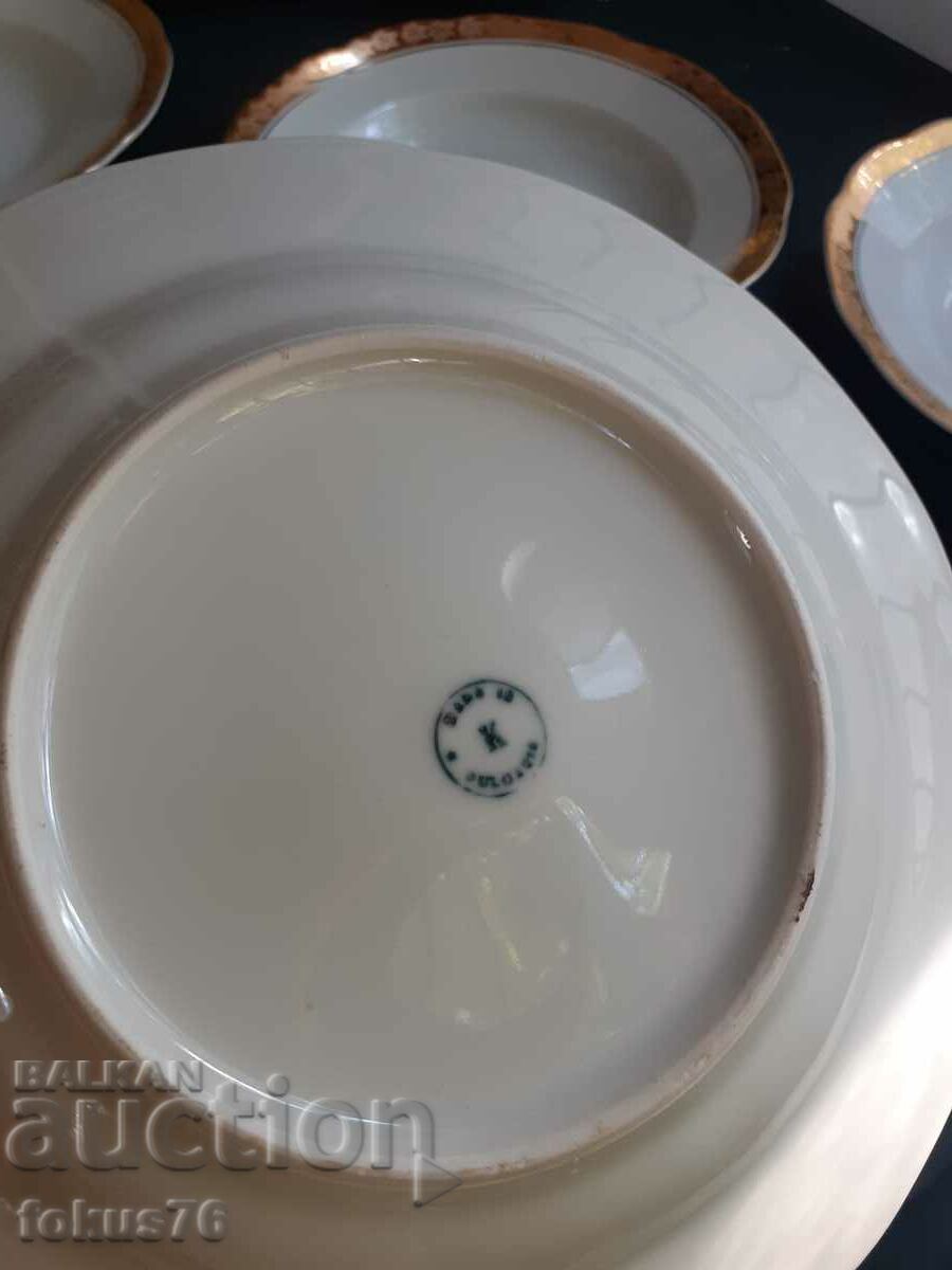 Livrarea Portelan bulgaresc Kitka Novi Pazar farfurii mari 6 buc aurite Livrarea Portelan bulgaresc Kitka Novi Pazar farfurii mari 6 buc aurite