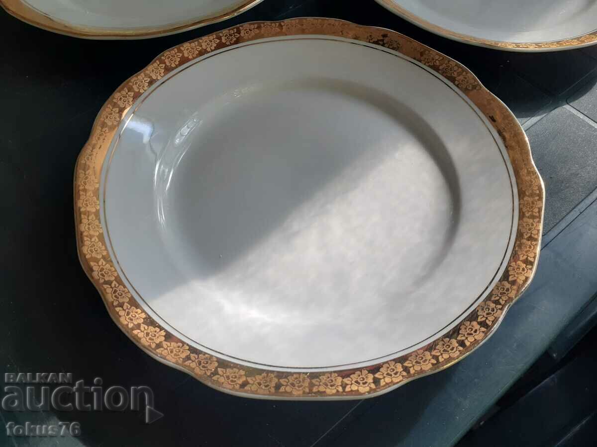 Porțelan bulgar Kitka Novi Pazar farfurii 6 buc aurire cu preț 90.00 BGN | € 46.02