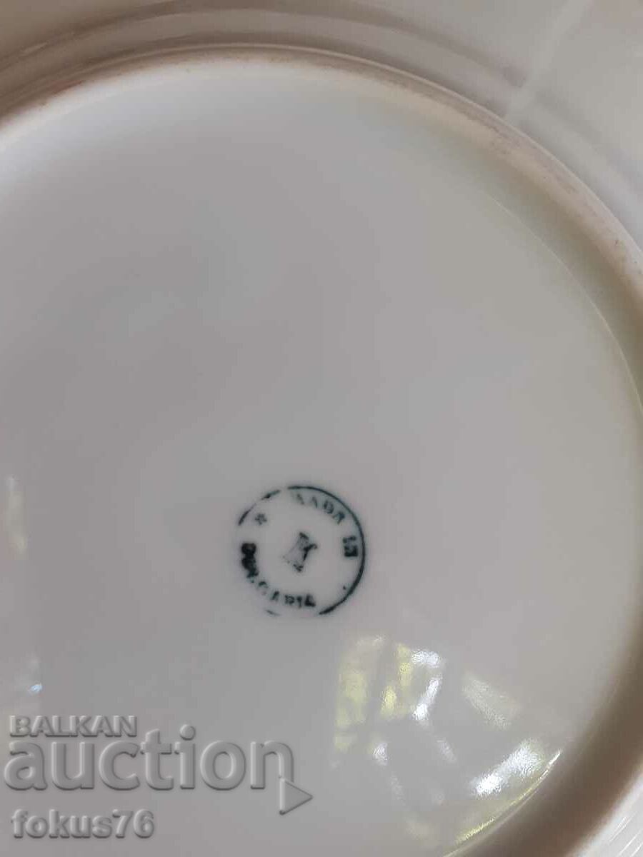 Delivery of Bulgarian porcelain Kitka Novi Pazar small plates 6 pcs gilded Delivery of Bulgarian porcelain Kitka Novi Pazar small plates 6 pcs gilded